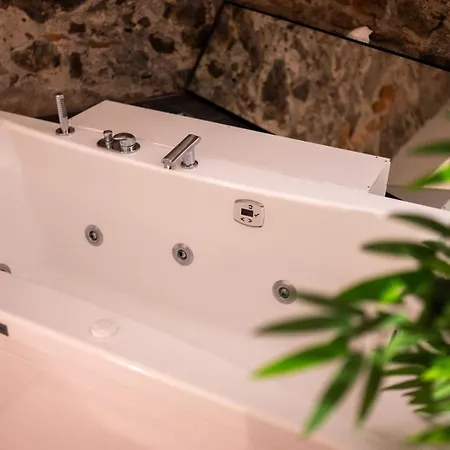 Guestready - Stylish With Jacuzzi In Old Apartman Lyon