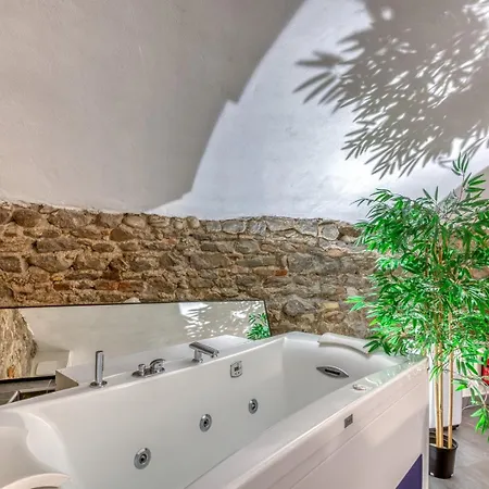 Apartman Guestready - Stylish With Jacuzzi In Old Lyon
